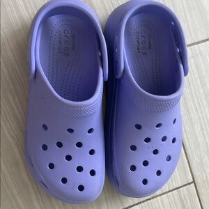 CROCS women’s wedge Comfort Clogs - Lavender